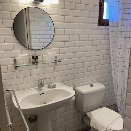 Chez Marie Hotel *