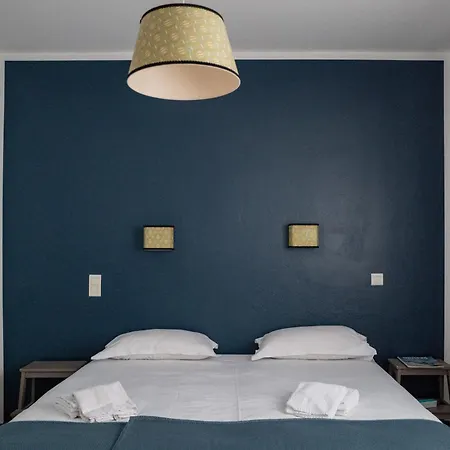 Hotell Chez Marie Linguizzetta