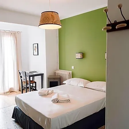 Chez Marie Hotel *